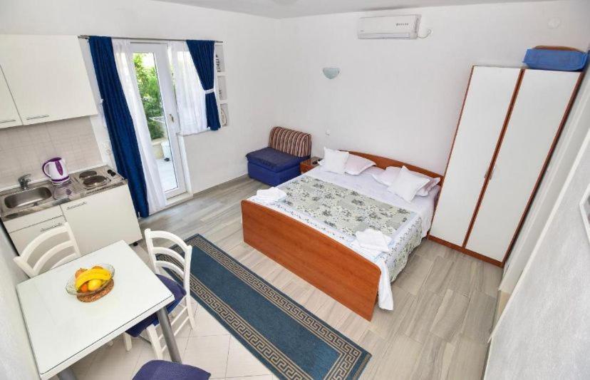 Mediteran Tučepi Eksteriør billede